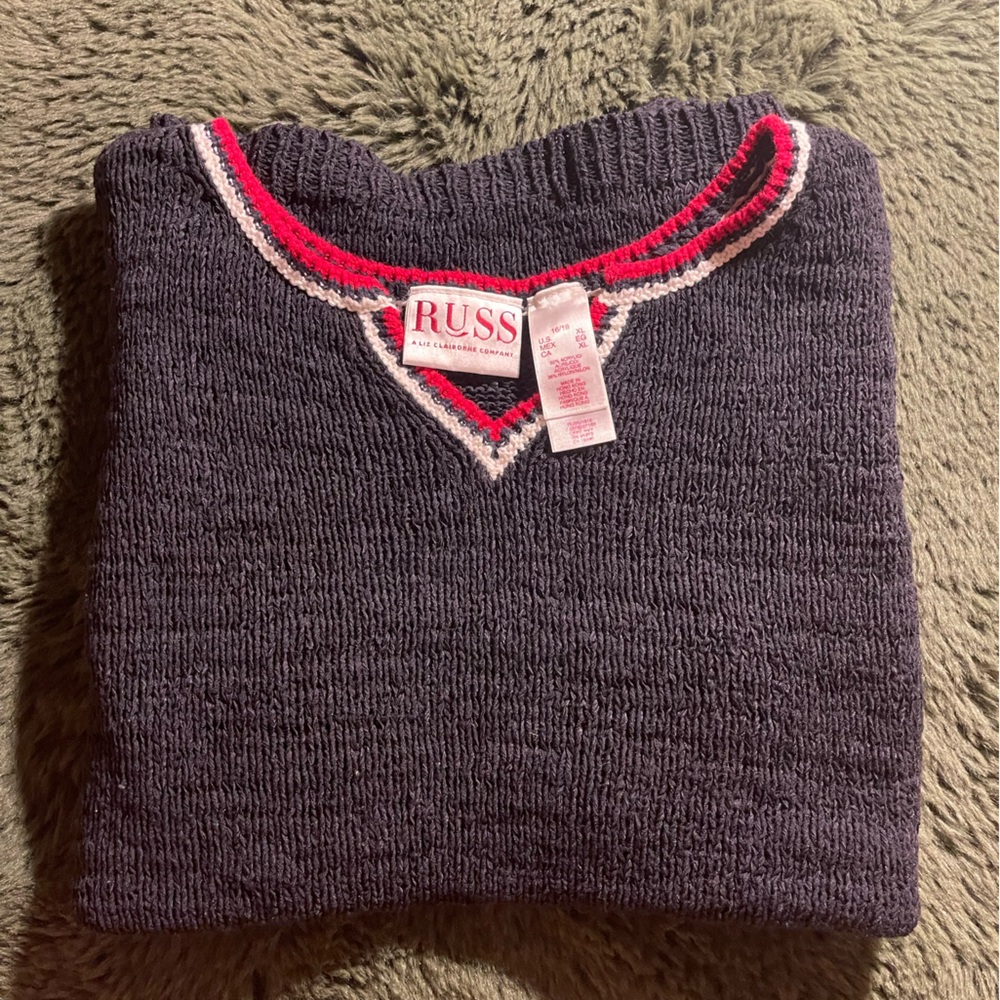 Russ Women's Navy and Red Sweater